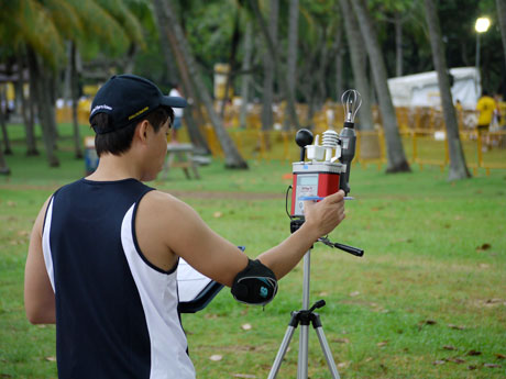 apparatus-student The student with the apparatus