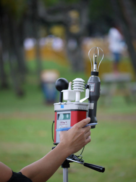 apparatus The apparatus measuring temerature and humidity and ...?
