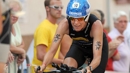 niki-radl-09-09 Nicole Leder fighting on the bike